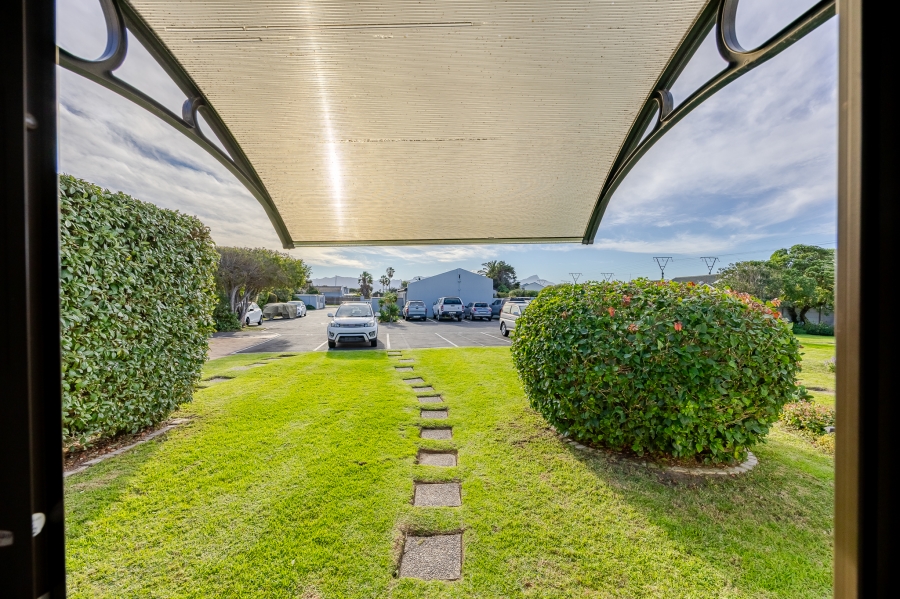 2 Bedroom Property for Sale in Lakeside Western Cape